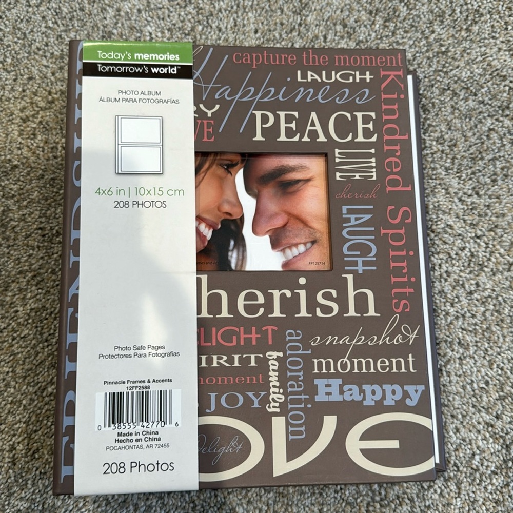 NWT 4x6 Photo Album